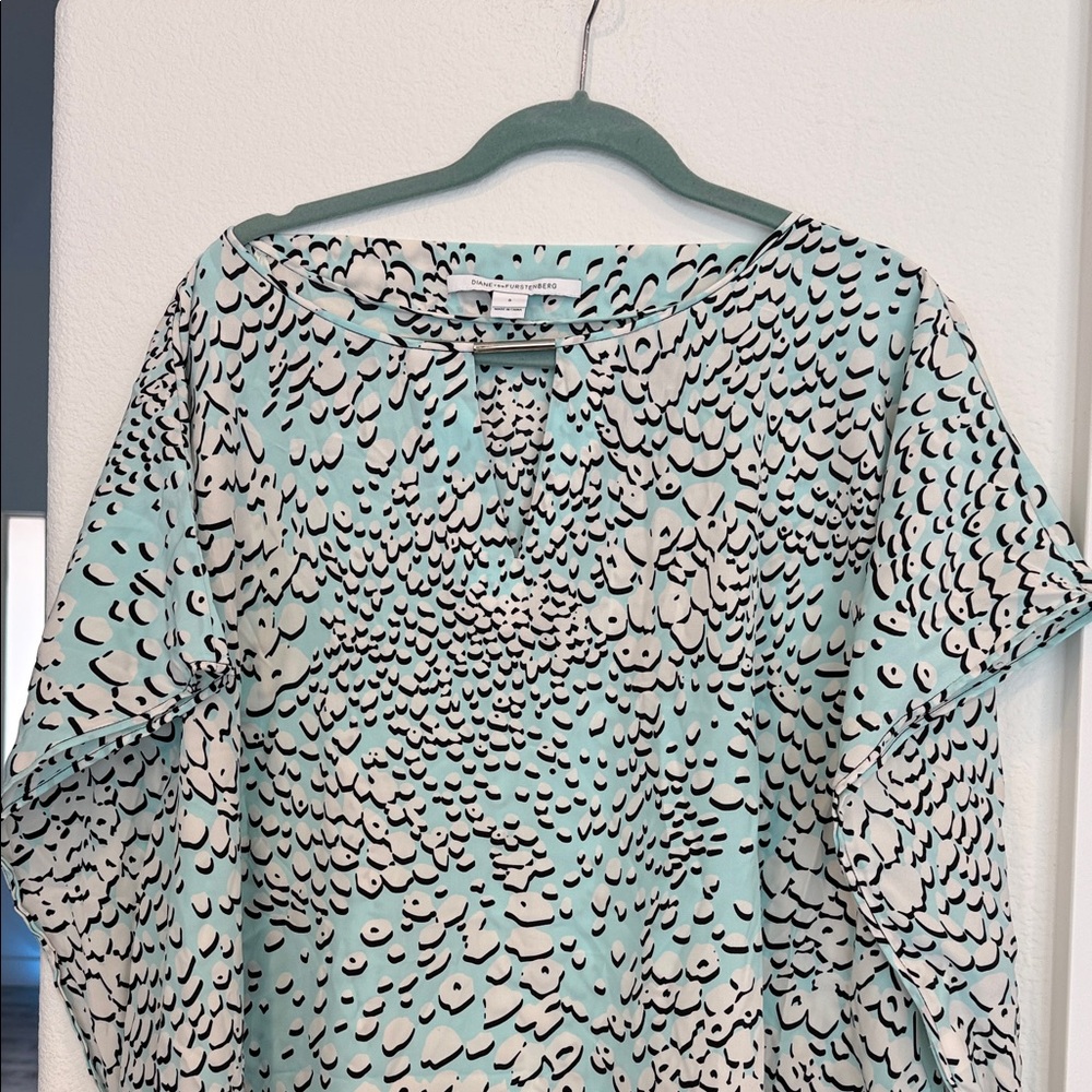 Diane Von Furstenberg Blue and Cream Patterned Tunic - Picture 3 of 5